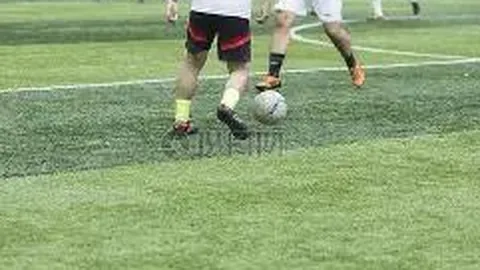 孙颖莎带伤奋战：乒乓球赛场的不屈风采